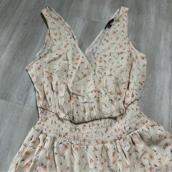 American Eagle Cream Orange Floral Romper Sz M - Picture 6 of 9